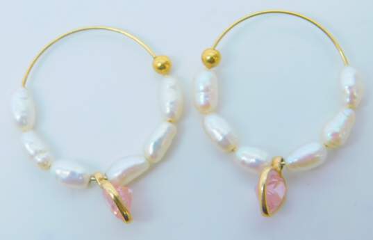 14K Gold Pink Cubic Zirconia Heart Charm Freshwater Pearl Beaded Hoop Earrings 2.9g image number 2