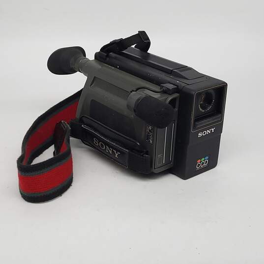 Sony View 8 CCD-M8u Video Camera Recorder Untested. image number 1