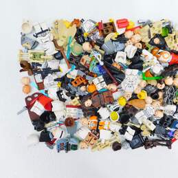 9.7 oz. LEGO Star Wars Minifigures Bulk Lot alternative image