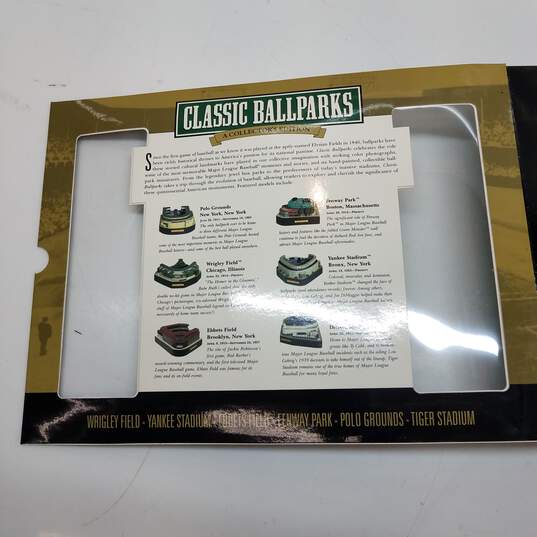 Barnes & Noble Books MLG Classic Ballparks A Collector's Edition image number 4