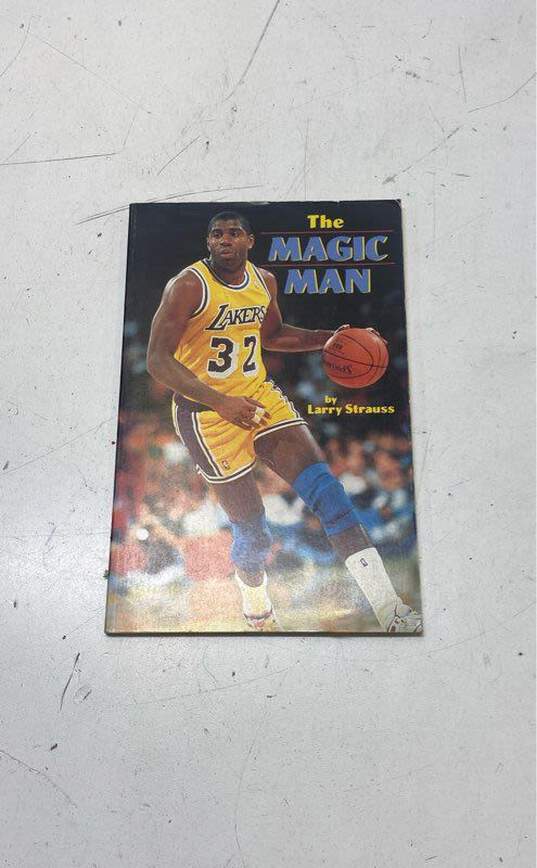 Lot of Assorted NBA Books & Publications image number 7