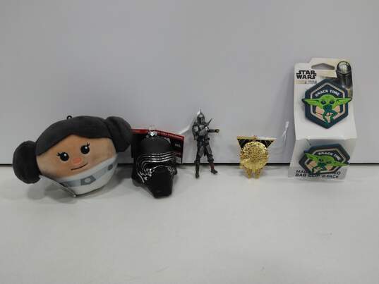 Bundle of Assorted Star Wars Merchandise image number 6