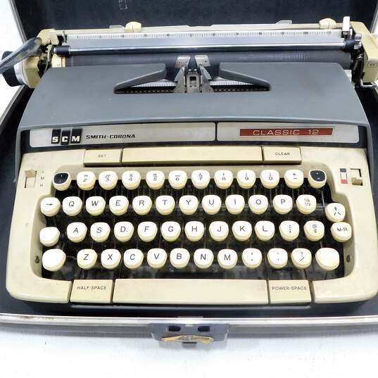 Vintage Smith Corona Classic 12 Portable Manual Typewriter W/ Case image number 3