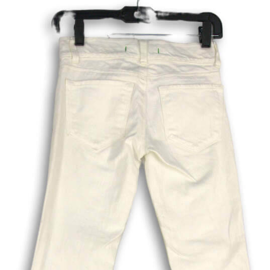 NWT Womens White Light Wash 5-Pocket Design Flared Leg Jeans Size 22 image number 4