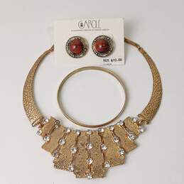 Bundle of 5 Assorted Gold Tone Costume Jewelry Pieces alternative image