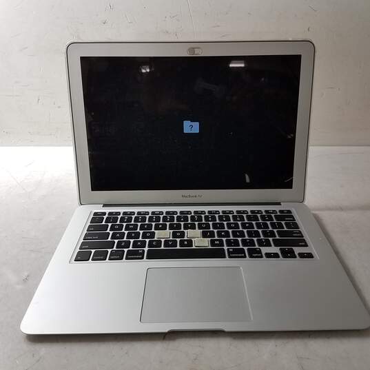 Apple MacBook Air  Core i5  1.3GHz  13 Inch  (Mid-2013) Storage 128GB Memory 4GB image number 3