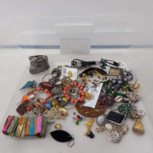 Assorted Fashion Costume Jewelry image number 4
