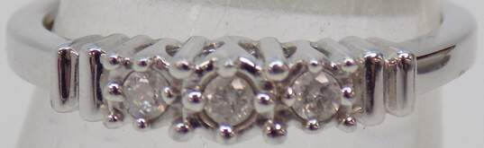 Elegant 10k White Gold Diamond Accent Band Ring 2.2g image number 1