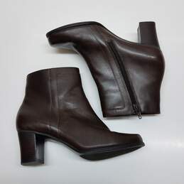 St. Johns Bay Ankle Booties Women's Size 6M alternative image