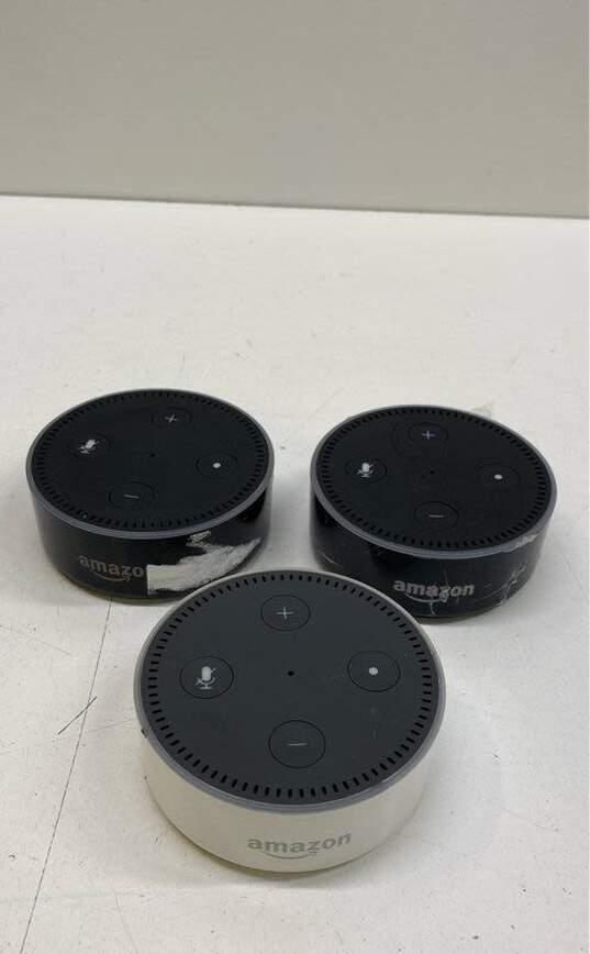 Lot of 4 Amazon Echo Dot image number 1