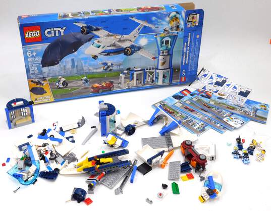 City Set 60210: Air Base IOB w/ manuals image number 1