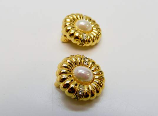 Christian Dior Goldtone Faux Pearl & Rhinestone Accents Ridged Oval Clip On Earrings 18g image number 3