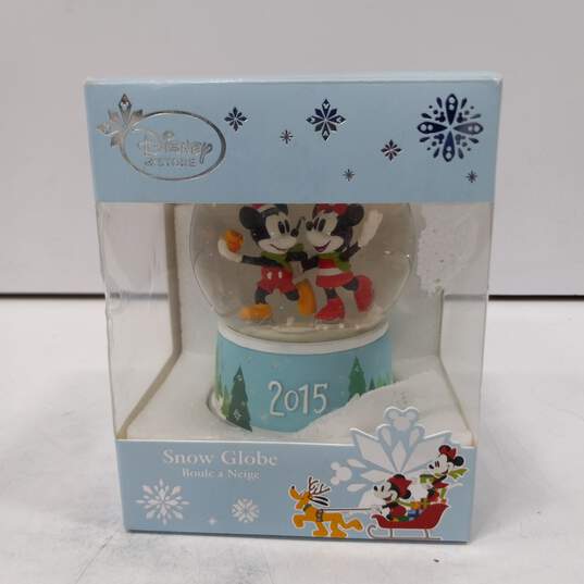 Disney Mickey & Minnie Mouse 2015 Snow Globe image number 6