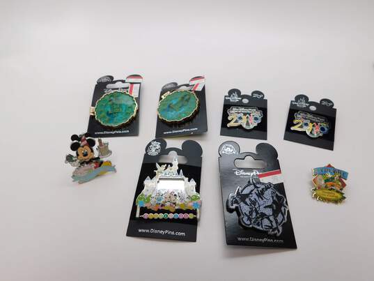 Collectible Disney Mickey Mouse & Variety Character Enamel Trading Pins Some New With Tags 132.2g image number 1