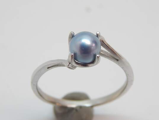 14K White Gold Dyed Blue Pearl Bypass Ring 1.8g image number 3