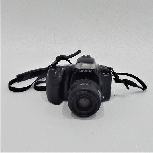 Minolta Maxxum 300si 35mm SLR Film Camera w/ Lens image number 1
