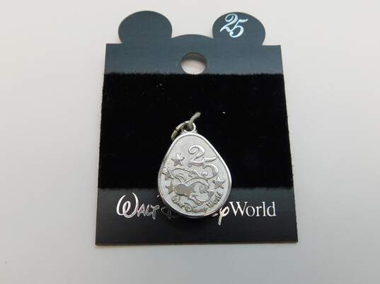 Disney World 25 Years Pendant & Mickey Mouse Necklace & Earrings Set 10.3g image number 3