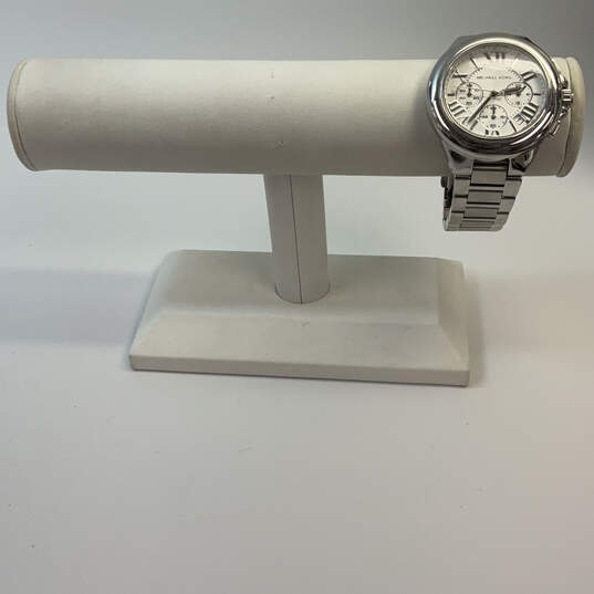 Designer Michael Kors MK-5719 Silver-Tone Stainless Steel Analog Wristwatch image number 1