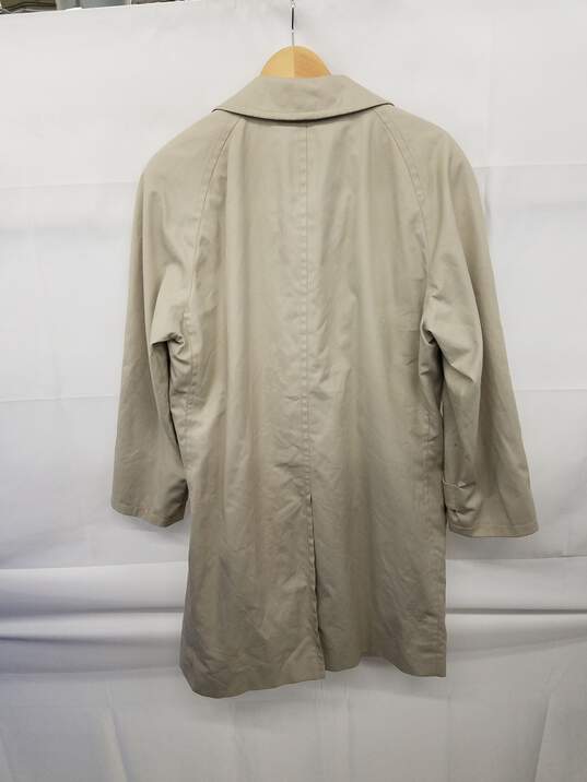 Burberry London Beige Trench Coat & Removable Liner Men's Size 52R image number 2
