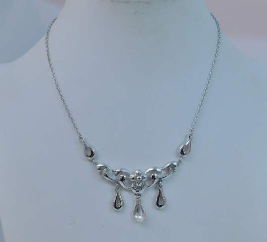 Vintage Crown Trifari Silvertone Flower Abstract Swirls & Teardrop Charms Pendant Necklace 10.7g image number 1