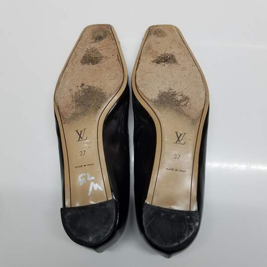 AUTHENTICATED Louis Vuitton Black Patent Leather Flats Size 37 image number 4