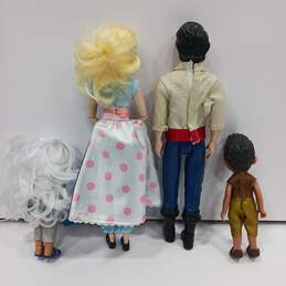 Bundle of 4 Assorted Disney Dolls alternative image