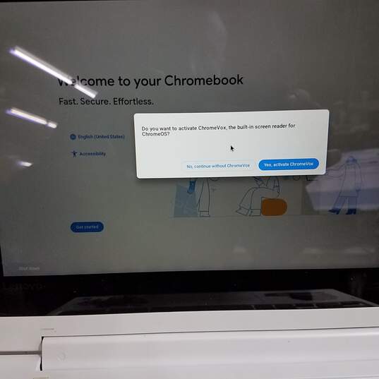 Lenovo Chromebook C330 image number 5