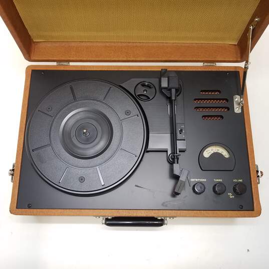 Crosley Collector's Edition Radio/Turntable Model CR50BT-SOLD AS IS, NO POWER CABLE image number 2