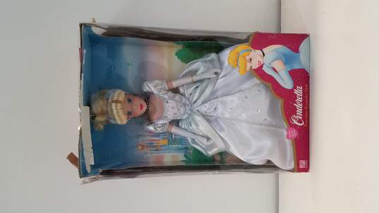 Disney Princess Cinderella Porcelain Doll Brass Key Holiday Jewels Edition 16 Inch image number 4