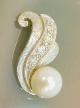 Elegant 14K White Gold Pearl & Diamond Accent Pendant 1.2g alternative image
