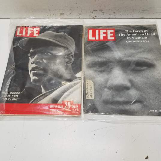 Lot of 10 Vintage Life Magazines from the 60s image number 4