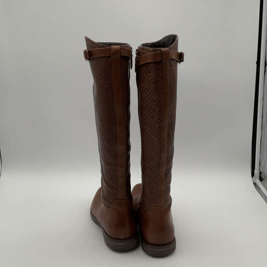 Womens Brown Leather Almond Toe Side Zip Knee High Riding Boots Size 8 B image number 3