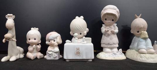 Bundle of 9 Assorted Precious Moments Figurines image number 3