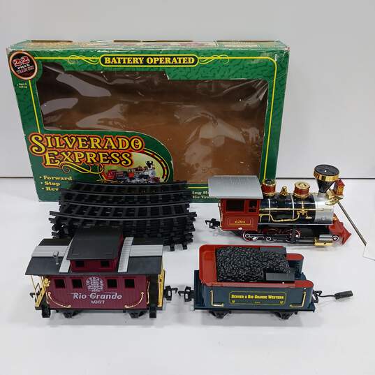 Silverado Express Battery-Operated Train Set image number 1