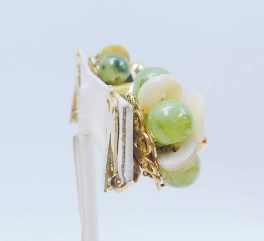Vintage Alice Caviness Green Glass & Mother Of Pearl Clip Earrings 12.8g image number 4