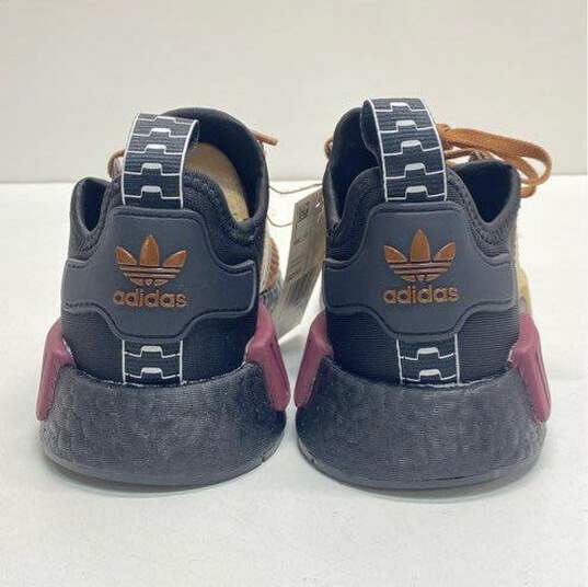 Adidas X Star Wars Mandalorian NMD-R1 J Sneakers Women 6.5 image number 4