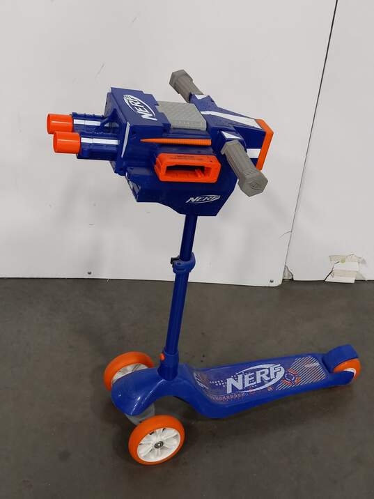 Nerf Blaster Dual Trigger 3-Wheel Kick Scooter image number 1