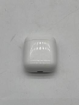 Apple AirPods White Rechargeable Bluetooth Wireless Earbuds E-0557807-D