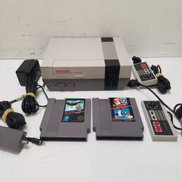 Nintendo Entertainment System NES Gray Console w/ Games & Accessories