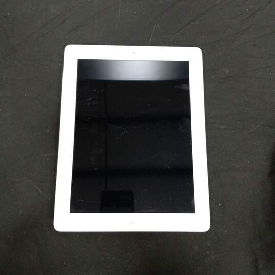 White 9.5in Ipad Tablet image number 1