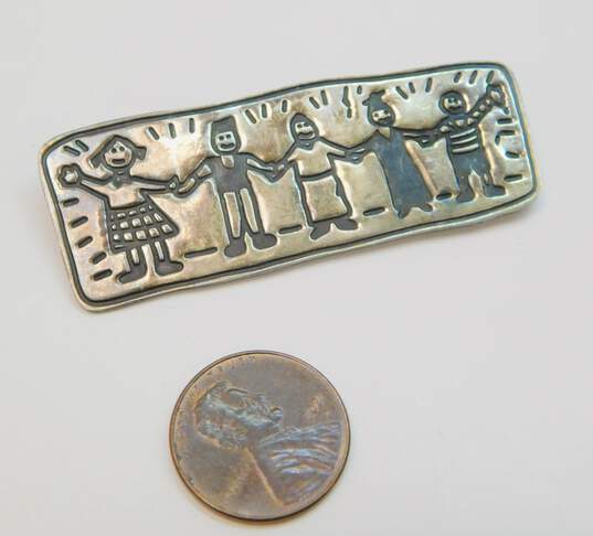EFS Mexico 925 Stamped Kids Holding Hands Save The Children Rectangle Brooch 10g image number 3