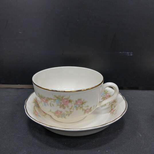 Taylor Smith White Ceramic Floral Design Tea Cups w/Matching Saucers, Cream Dish and Travel Case image number 5
