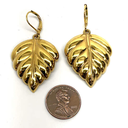 Designer Joan Rivers Gold-Tone Clip On Fashionable Leaf Drop Earrings image number 2