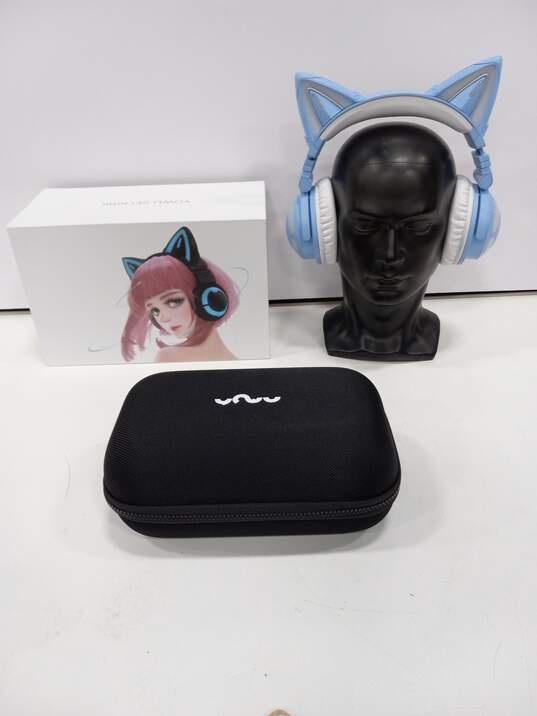 Yowu Selkirk Light Blue Wireless Cat Ear Headphones In Box w/ Case image number 1