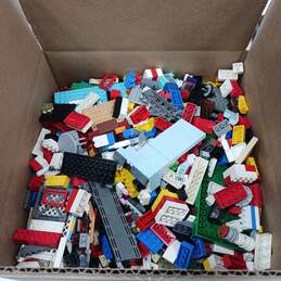 7 Pounds Of Lego Bricks & Pieces