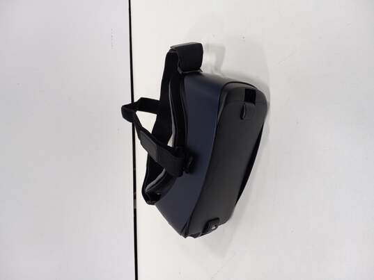 Samsung Gear VR Headset image number 1