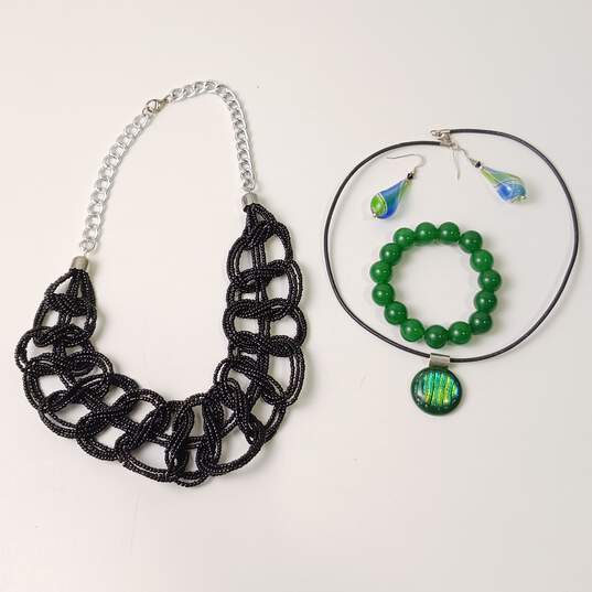 Green, Black, And Silver Toned Costume Fashion Jewelry Set image number 2