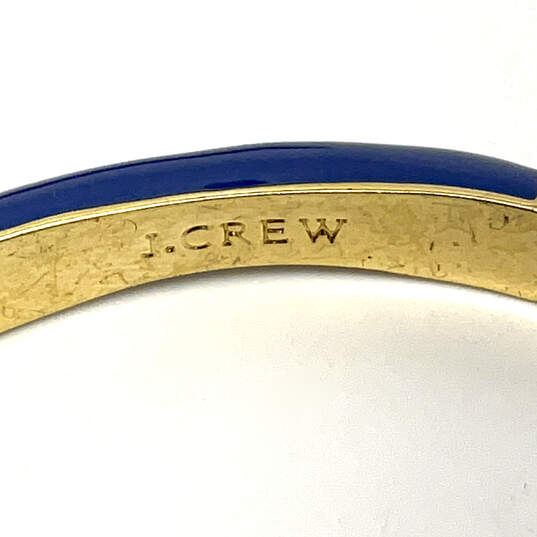 Designer J. Crew Gold-Tone Enamel Blue Round Shape Bangle Bracelet image number 4