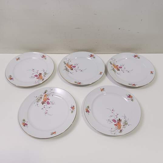 Bareuther Set of 5 Porcelain White Autumn Leaf Dinner Plates image number 2