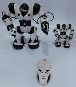 VTG 2004 WowWee Robosapien & Mini Robosapien White Black Robot Toys w/ Remote